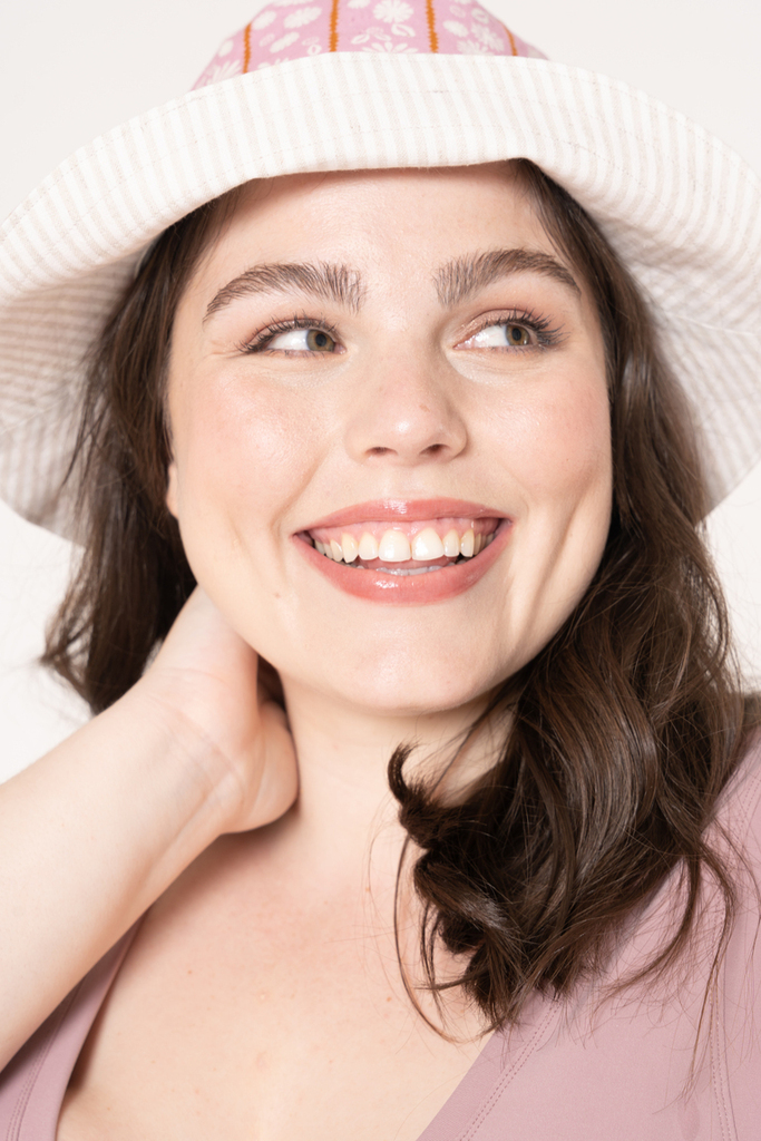 Rey bucket hat upclose