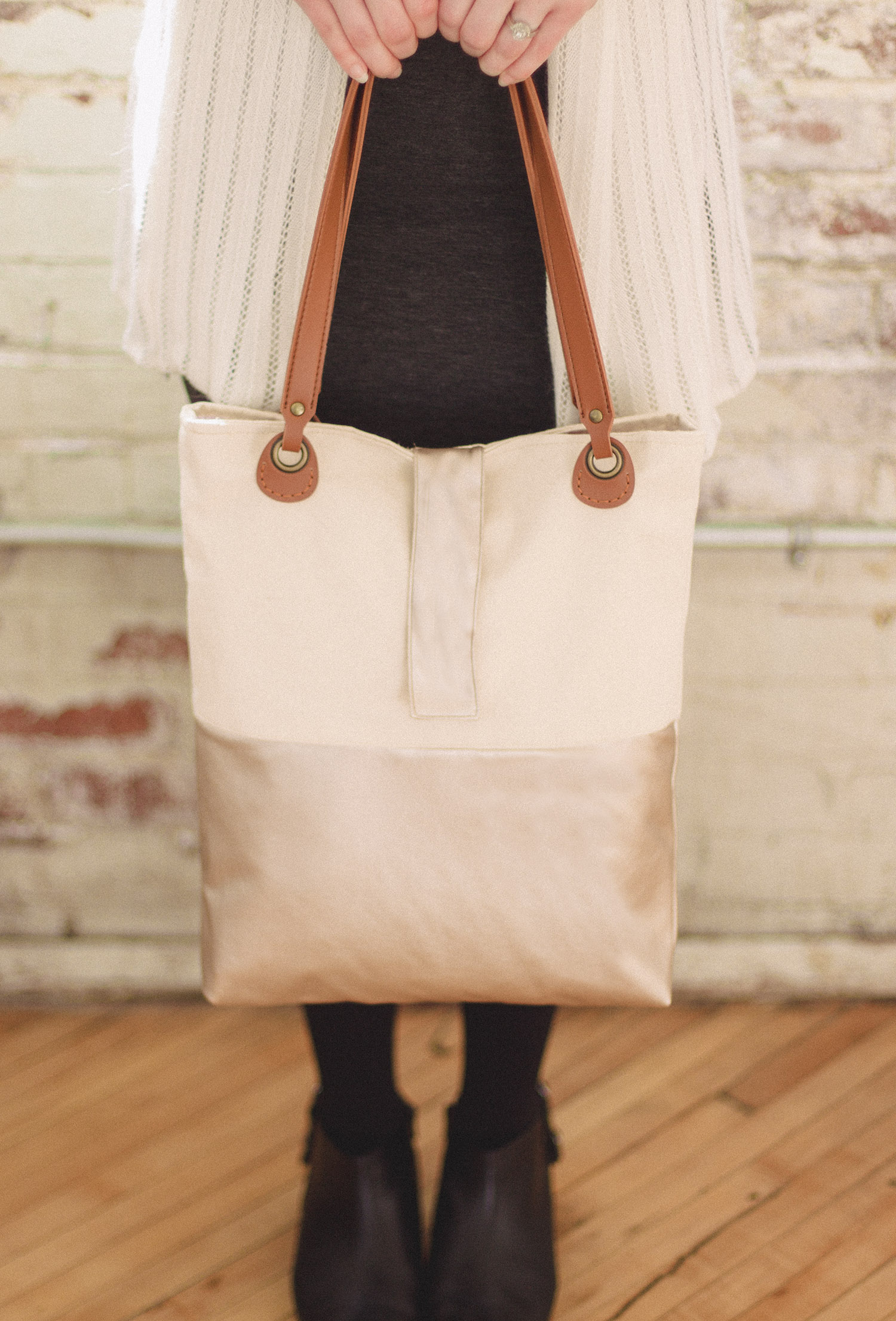 Hobo bag free sewing pattern - make your own stylish bag