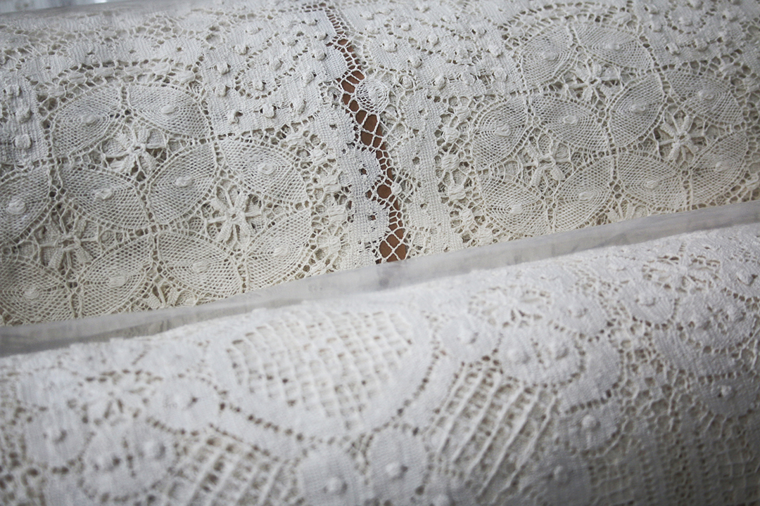 vintage leavers lace trim, original cotton