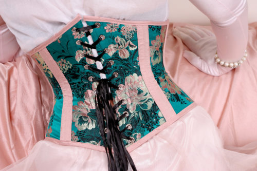 04-corset