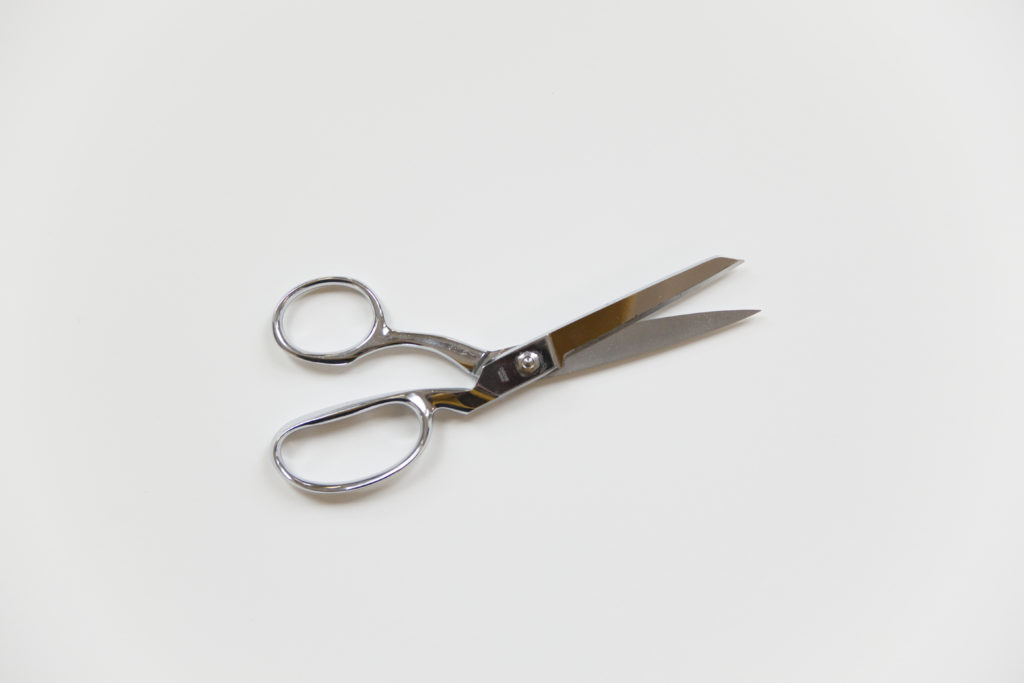 Scissors, I have to share this with you : r/sewing