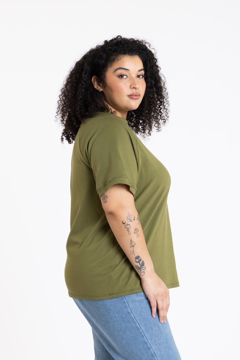 The Bowen T-shirt Bonus sewing pattern, from Seamwork